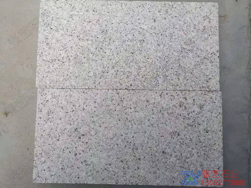 白銹石 